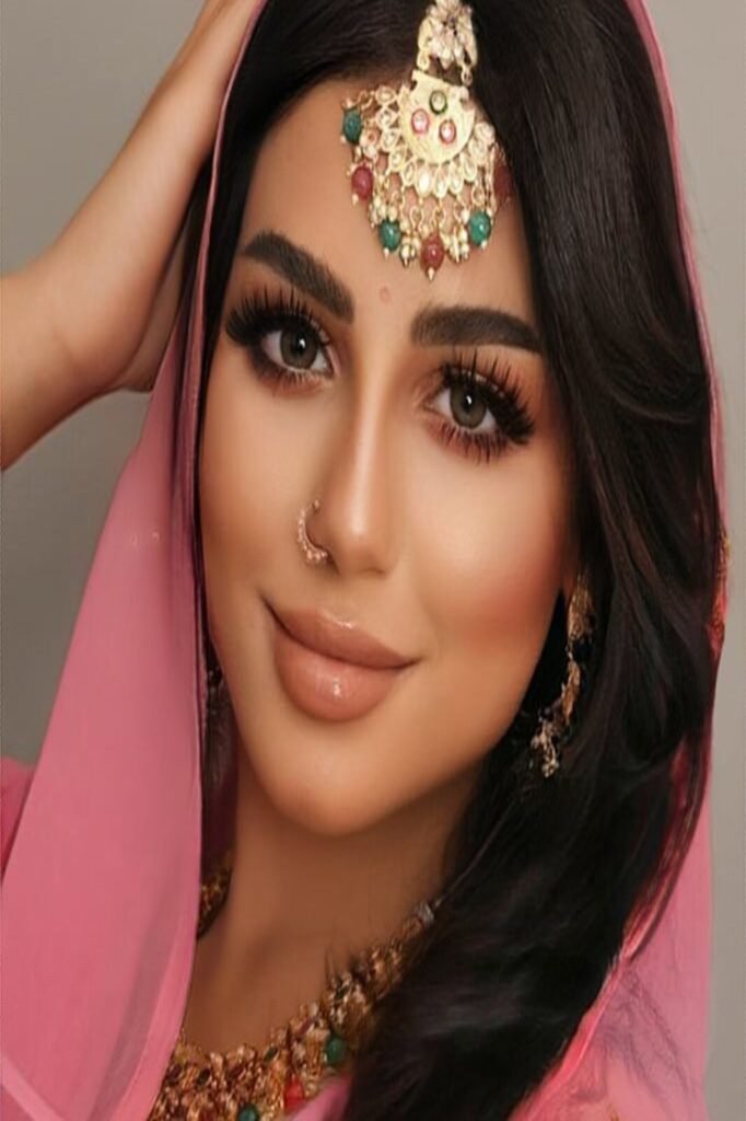 صالونات العليا 2026: كيف تختارين ميكب ارتست لإطلالة راقية؟